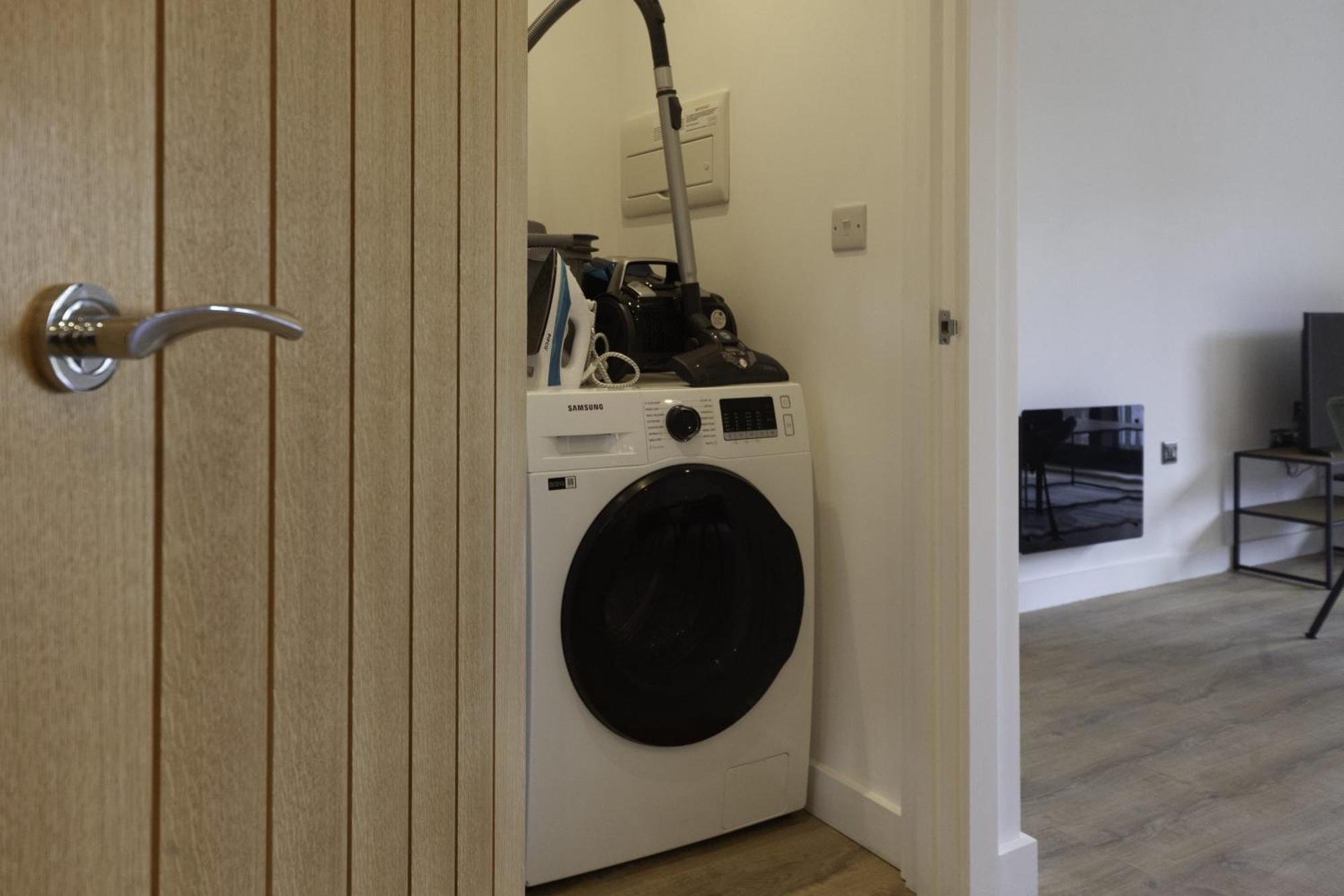 Lovely 2 Bedroom Apartment In Central Ashford Ashford  Dış mekan fotoğraf