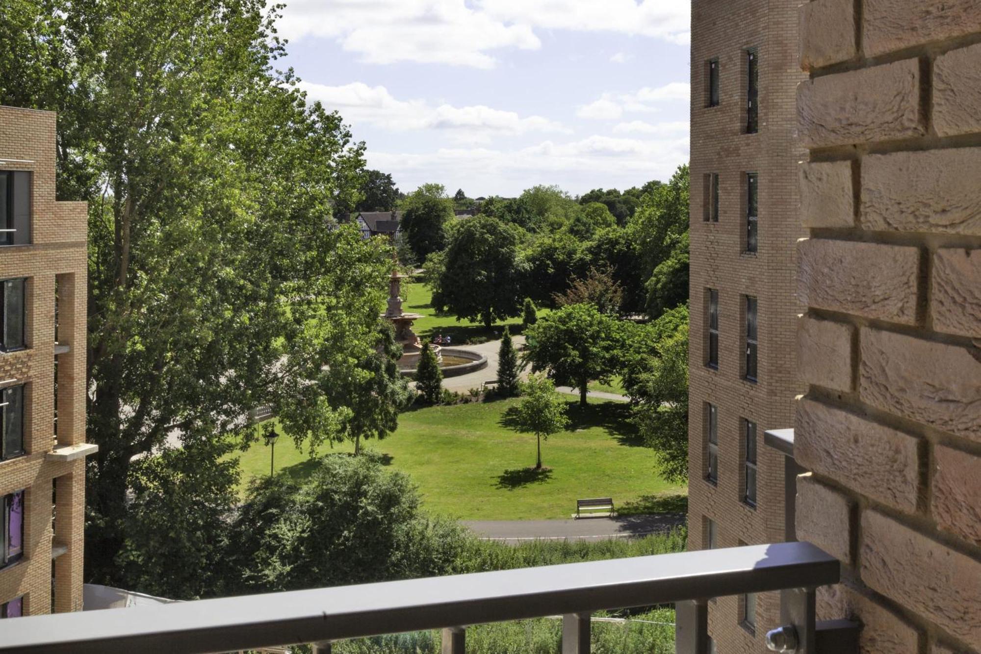 Lovely 2 Bedroom Apartment In Central Ashford Ashford  Dış mekan fotoğraf